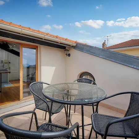 Le Mika - Calme Elegant - Vca