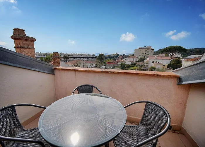 Le Mika - Calme Elegant - Vca Apartament